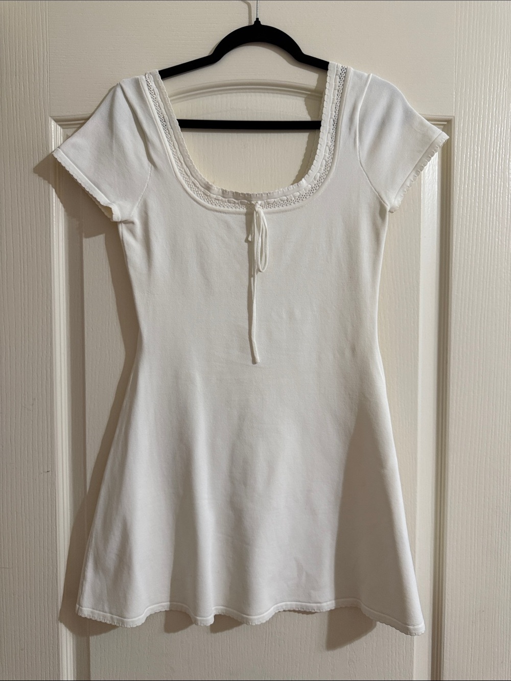Meshki White Scoop Neck Short Sleeve Knit Dress
